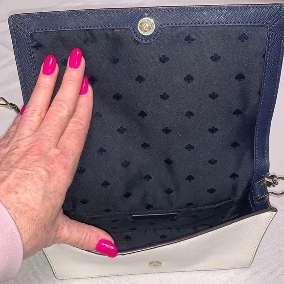 KATE SPADE ♠️ Women’s Purse, comes with/Crossbody Strap, Great Condition❣️ - Picture 4 of 6